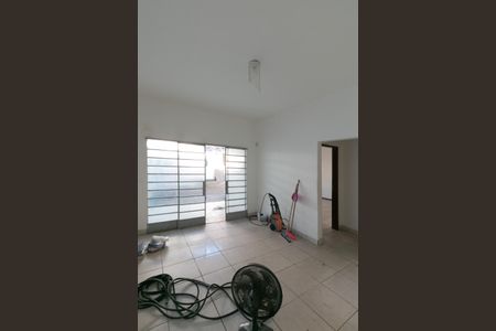 Casa para alugar com 120m², 3 quartos e 2 vagas Casa para alugar com 120m², 3 quartos e 2 vagasSala