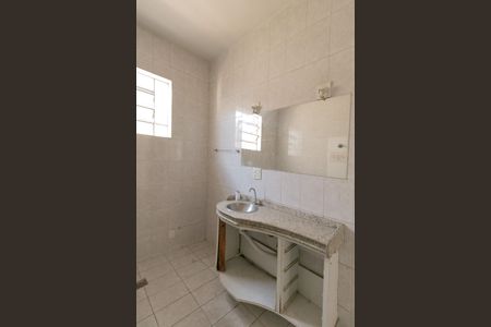 Casa para alugar com 120m², 3 quartos e 2 vagas Casa para alugar com 120m², 3 quartos e 2 vagasBanheiro social