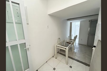 Cozinha de kitnet/studio para alugar com 1 quarto, 28m² em Cascadura, Rio de Janeiro