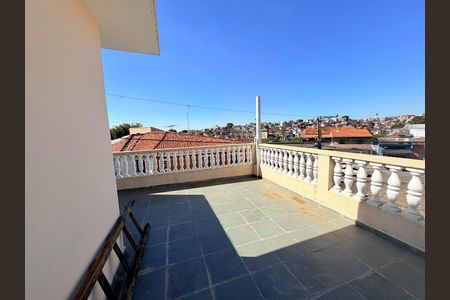 Casa para alugar com 3 quartos, 131m² em Jardim Rosa Maria, São Paulo