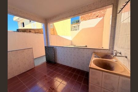 Lavanderia de casa para alugar com 3 quartos, 131m² em Jardim Rosa Maria, São Paulo