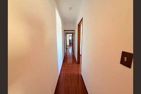Casa para alugar com 131m², 3 quartos e 2 vagasCorredor 