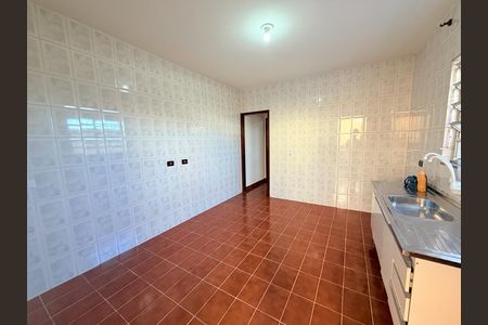 Cozinha de casa para alugar com 3 quartos, 131m² em Jardim Rosa Maria, São Paulo