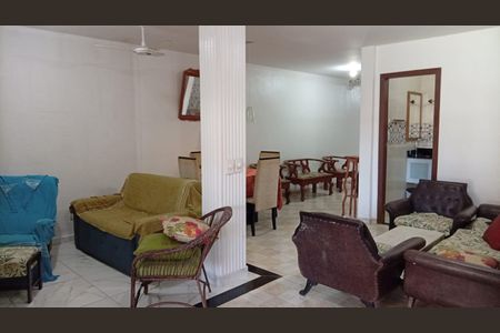 Sala de casa para alugar com 3 quartos, 190m² em Cordeirinho, Maricá