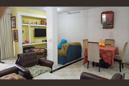Sala de casa para alugar com 3 quartos, 190m² em Cordeirinho, Maricá