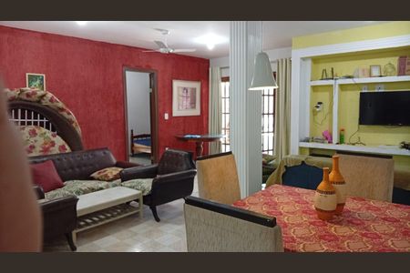 Sala de casa para alugar com 3 quartos, 190m² em Cordeirinho, Maricá