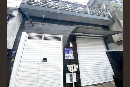 Casa para alugar com 120m², 1 quarto e 4 vagas Casa para alugar com 120m², 1 quarto e 4 vagasPlaca instalada na fachada do imóvel