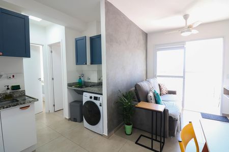 Sala / Cozinha de apartamento à venda com 2 quartos, 42m² em Vila das Belezas, São Paulo