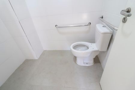 Apartamento à venda com 46m², 2 quartos e 1 vagaBanheiro PCD