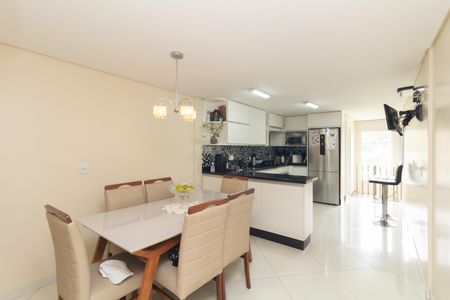 Casa de condomínio à venda com 107m², 3 quartos e 2 vagas Casa de condomínio à venda com 107m², 3 quartos e 2 vagasCozinha