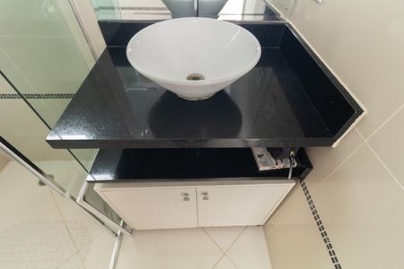 Casa de condomínio à venda com 107m², 3 quartos e 2 vagas Casa de condomínio à venda com 107m², 3 quartos e 2 vagasBanheiro da Suíte