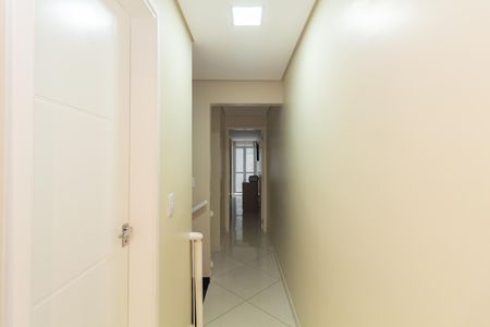 Casa de condomínio à venda com 107m², 3 quartos e 2 vagas Casa de condomínio à venda com 107m², 3 quartos e 2 vagasCorredor