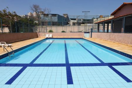 Casa de condomínio à venda com 107m², 3 quartos e 2 vagas Casa de condomínio à venda com 107m², 3 quartos e 2 vagasÁrea comum - Piscina