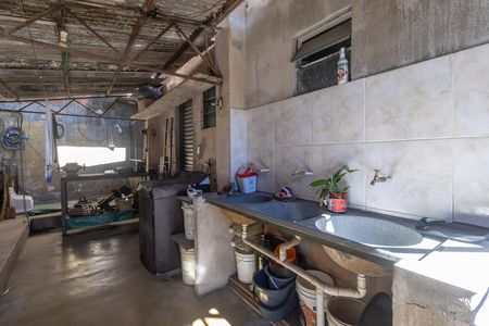 Casa à venda com 200m², 5 quartos e 3 vagas Casa à venda com 200m², 5 quartos e 3 vagasÁrea de Serviço