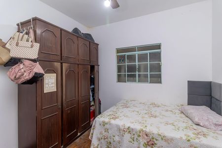 Casa à venda com 200m², 5 quartos e 3 vagas Casa à venda com 200m², 5 quartos e 3 vagasQuarto 1 Casa 1