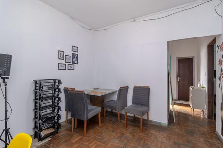 Casa à venda com 200m², 5 quartos e 3 vagas Casa à venda com 200m², 5 quartos e 3 vagasSala Casa 1