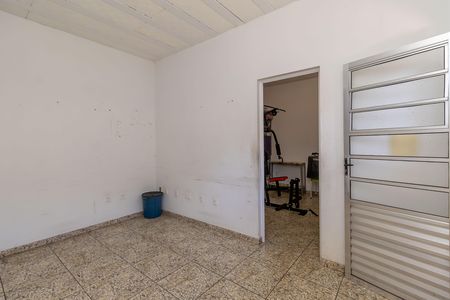 Casa à venda com 200m², 5 quartos e 3 vagas Casa à venda com 200m², 5 quartos e 3 vagasSala Casa 2
