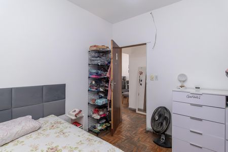 Casa à venda com 200m², 5 quartos e 3 vagas Casa à venda com 200m², 5 quartos e 3 vagasQuarto 1 Casa 1