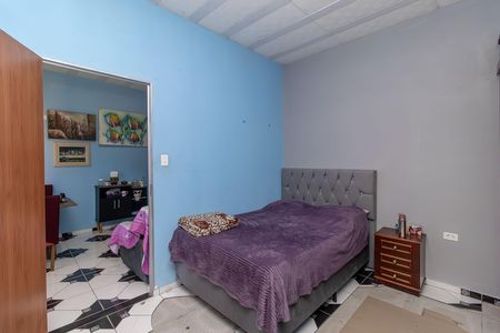 Casa à venda com 200m², 5 quartos e 3 vagas Casa à venda com 200m², 5 quartos e 3 vagasQuarto Casa 3