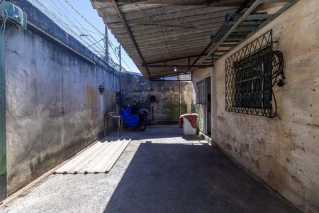 Garagem de casa à venda com 5 quartos, 200m² em Lagoa, Belo Horizonte