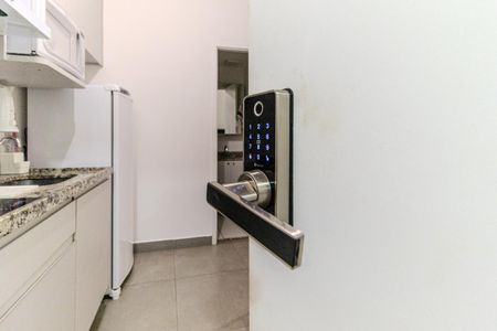 Fechadura Eletrônica de kitnet/studio para alugar com 1 quarto, 27m² em República, São Paulo