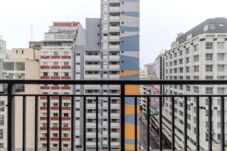 Studio para alugar com 27m², 1 quarto e sem vaga Studio para alugar com 27m², 1 quarto e sem vagaVaranda