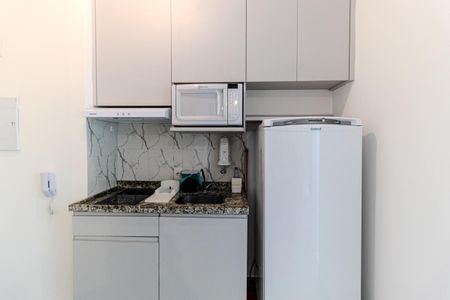 Cozinha de kitnet/studio para alugar com 1 quarto, 27m² em República, São Paulo