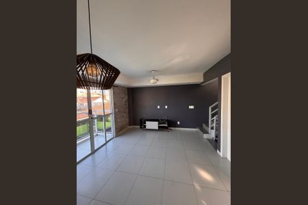 Casa de condomínio para alugar com 93m², 2 quartos e 1 vagaSala