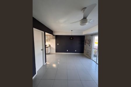 Casa de condomínio para alugar com 93m², 2 quartos e 1 vagaSala