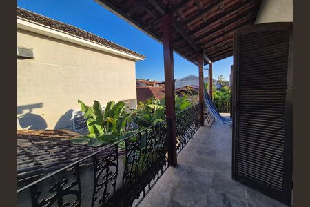 Casa de condomínio para alugar com 120m², 3 quartos e 2 vagas