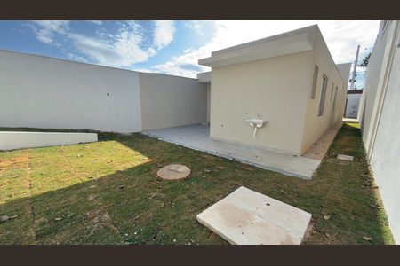 Área externa de casa à venda com 3 quartos, 130m² em Shalimar, Lagoa Santa