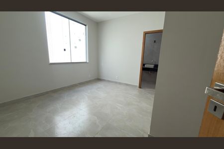 Casa à venda com 130m², 3 quartos e 2 vagas Casa à venda com 130m², 3 quartos e 2 vagasSuíte
