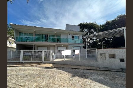 Casa para alugar com 500m², 3 quartos e 3 vagasFachada