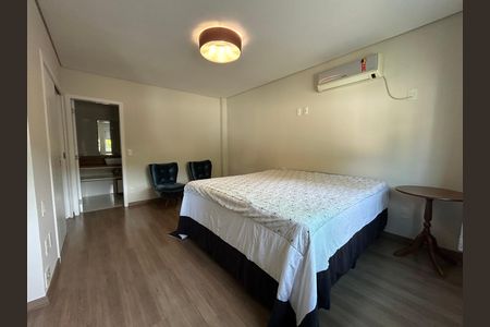 Casa para alugar com 500m², 3 quartos e 3 vagasSuíte 1