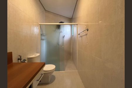 Casa para alugar com 500m², 3 quartos e 3 vagasBanheiro suíte 