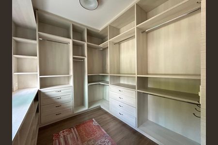 Casa para alugar com 500m², 3 quartos e 3 vagasSuíte 1
