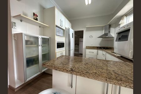Casa para alugar com 500m², 3 quartos e 3 vagasCozinha