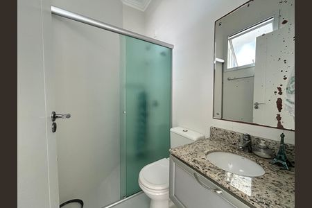Casa para alugar com 500m², 3 quartos e 3 vagasBanheiro da aérea de serviço 