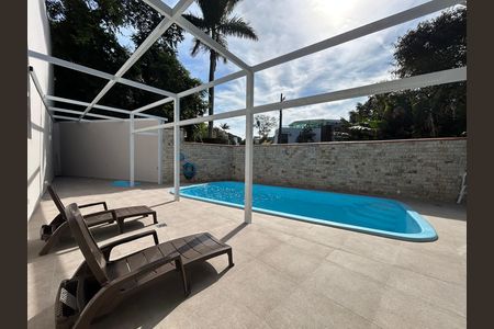 Casa para alugar com 500m², 3 quartos e 3 vagasÁrea comum - Piscina