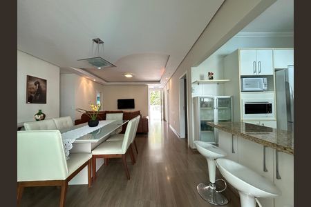 Casa para alugar com 500m², 3 quartos e 3 vagasCozinha 