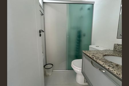 Casa para alugar com 500m², 3 quartos e 3 vagasBanheiro da aérea de serviço 