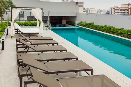 Apartamento à venda com 30m², 1 quarto e sem vaga Apartamento à venda com 30m², 1 quarto e sem vagaPiscina