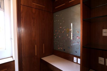 Apartamento à venda com 175m², 4 quartos e 2 vagas Apartamento à venda com 175m², 4 quartos e 2 vagasQuarto 1