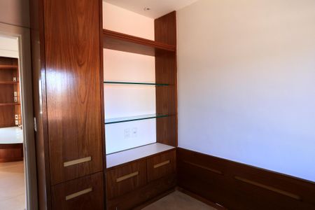 Apartamento à venda com 175m², 4 quartos e 2 vagas Apartamento à venda com 175m², 4 quartos e 2 vagasQuarto 1