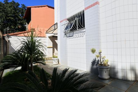 Apartamento à venda com 175m², 4 quartos e 2 vagas Apartamento à venda com 175m², 4 quartos e 2 vagasEntrada