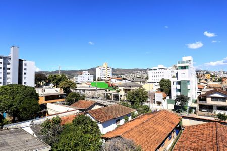 Apartamento à venda com 175m², 4 quartos e 2 vagas Apartamento à venda com 175m², 4 quartos e 2 vagasVista