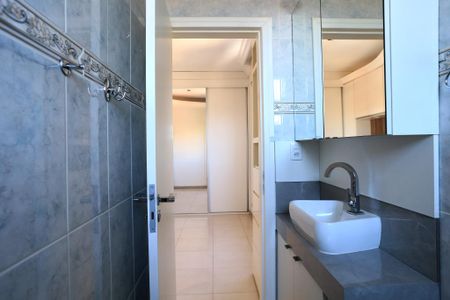 Apartamento à venda com 175m², 4 quartos e 2 vagas Apartamento à venda com 175m², 4 quartos e 2 vagasBanheiro da Suíte