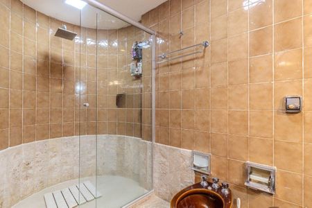 Banheiro Suíte de apartamento para alugar com 3 quartos, 240m² em Floresta, Porto Alegre