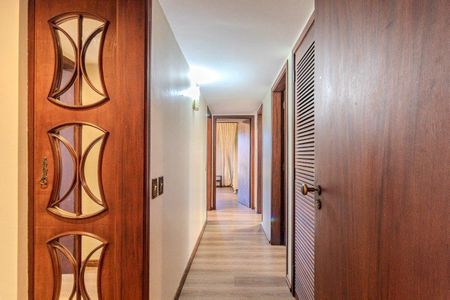 Corredor de apartamento para alugar com 3 quartos, 240m² em Floresta, Porto Alegre