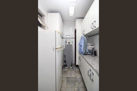Apartamento à venda com 225m², 5 quartos e 2 vagas Apartamento à venda com 225m², 5 quartos e 2 vagasÁrea de Serviço